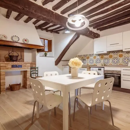 Fabbrica & Twowheeler Lovers Holiday home *